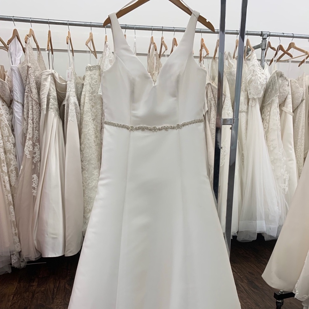 MODECA bridal gown
